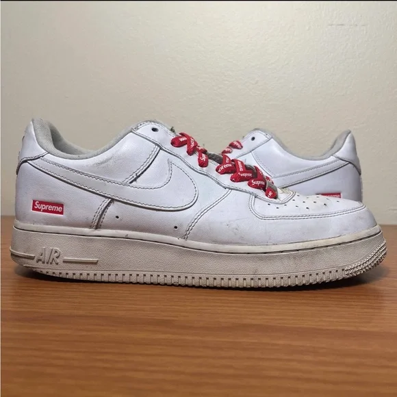 【NIKE】SUPREME x NIKE AIR FORCE 1 LOW Amazon.com | Nike Men's Air Force 1 Low Supreme Mini Box